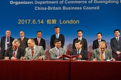 ���ǵϡ��ⴢһ�廯����������Ӣ��