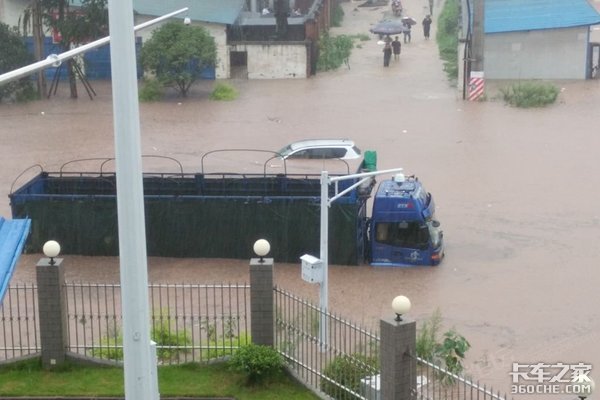 南方雨季就要来了 卡友跑车一定要牢记这几点！å·æ¶¡æ´é¨æ¥è¢­ï¼Â åå¥½è¿äºåå¤é«ææ å¿§