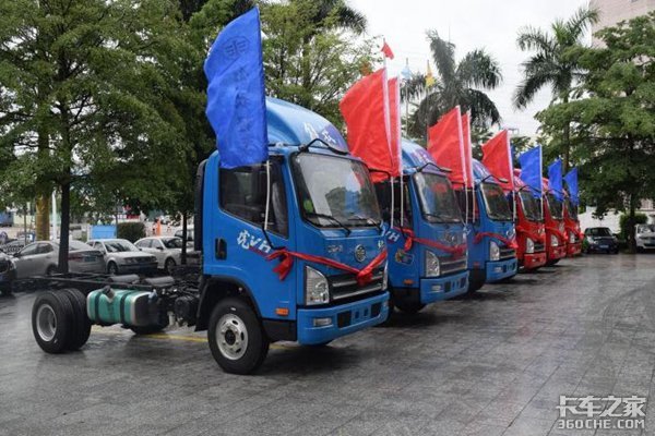 ���ڰ۳�&nbsp;һ������Ῠ�ƽ��ɹ��ٰ�