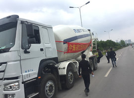 中集瑞江搅拌车巡展 半路被订8台搅拌车