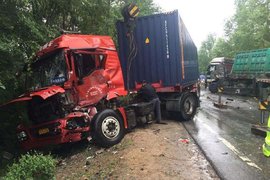 别因一时冲动引发群殴 简单三招教你告别路怒症