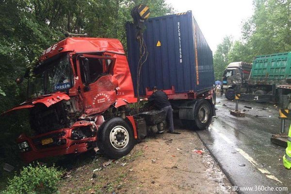 别因一时冲动引发群殴 简单三招教你告别路怒症