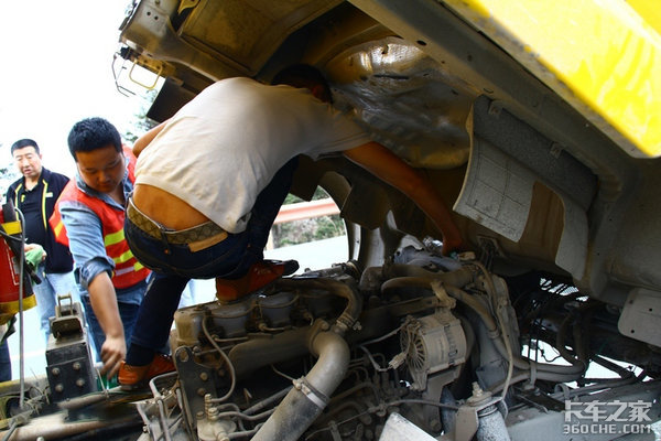 ������ĺڻ��㶼������ÿ����������