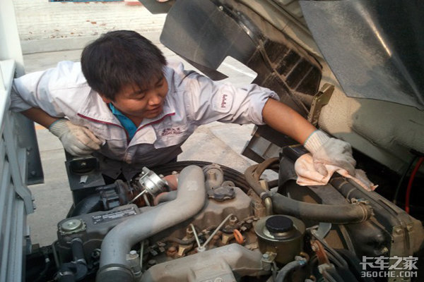 ������ĺڻ��㶼������ÿ����������