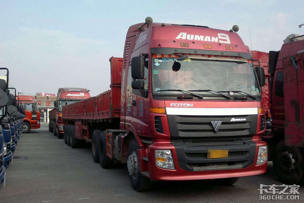 ������ĺڻ��㶼������ÿ����������