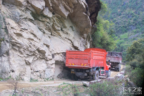 ������ǿ��֮��&nbsp;½��Ѳ�󽢶�����Ī��