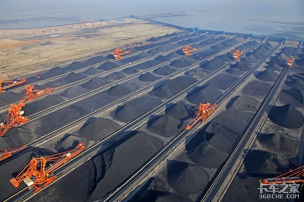 运煤饭碗不保！陕西榆林大型煤矿80%转为铁路运输运煤饭碗不保 9月底河北港禁柴油车运煤