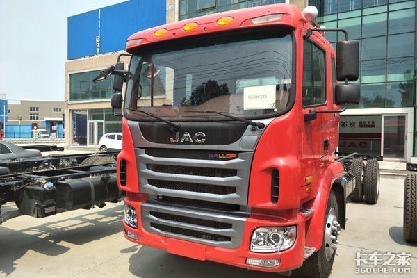 解放J6L仅12万元 六款中卡载货车导购