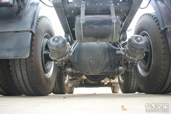 16L发动机+ZF16挡变速箱 庆铃巨咖登陆辽宁_