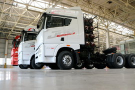 气瓶总容积2176升 一汽解放JH6 CNG牵引车图解