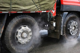 夏季行车千万注意！ 当心爱车分分钟自燃
