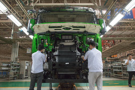 1小时下线20台 日均产能650辆 陕汽如何保证产能