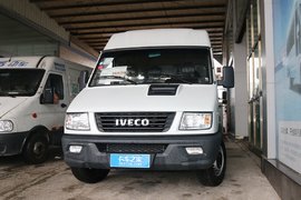 想不再担心装卸货不方便？依维柯新得意能满足你