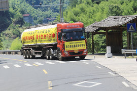 10公里下坡连刹车都不踩？ 山区体验华盛缓速器