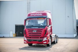 800L超大油箱+平地板! 创虎440马力牵引车图解