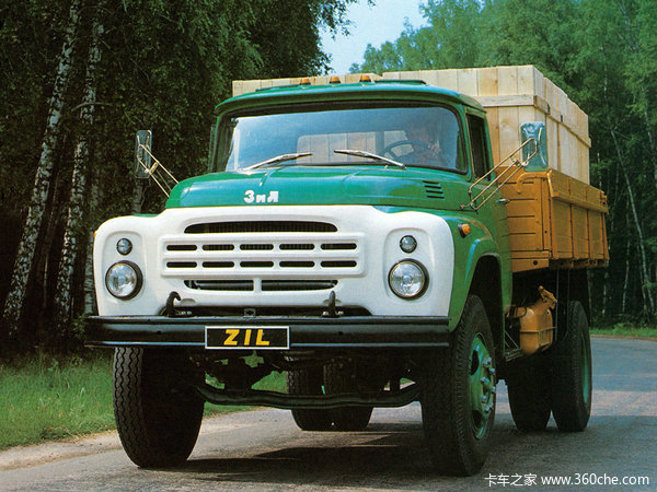 当年比老解放更受欢迎的吉尔130，想不到它在苏联也是历史名车
