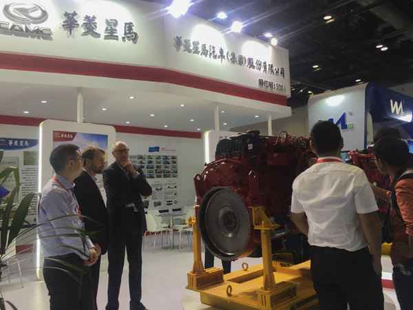 汉马CM6D28欧六系列发动机亮相展会