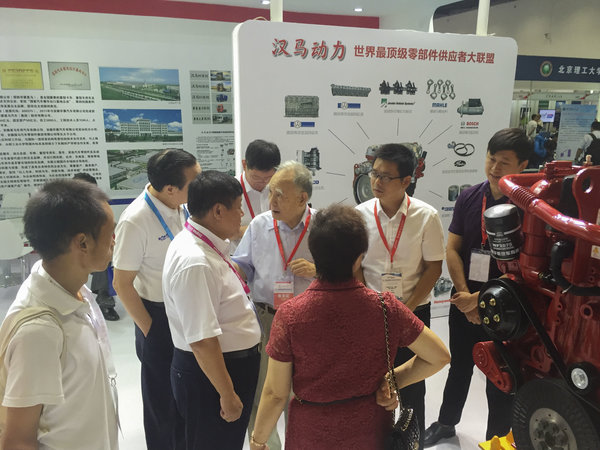 汉马CM6D28欧六系列发动机亮相展会