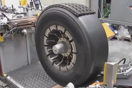 别中招!二手轮胎水太深 花钱可能买的是教训