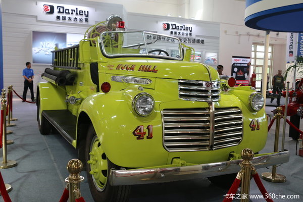 连续跑了60年，换过两次主人 这辆消防车现在还跟新车一样！