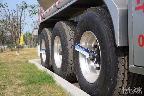 罐车降重的终极大法 能用铝合金的地方坚决不用钢铁