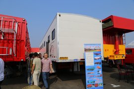 2017梁山车展 赛马竟然也有专用运输车