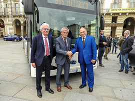 比亚迪打造意大利首支纯电动大巴车队