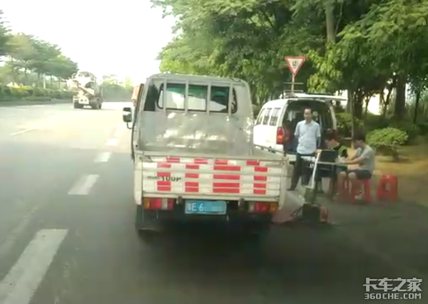 广州卡友路遇尾气检测 大量卡车收到罚单