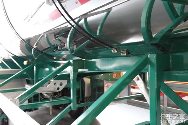 �������Ĺ��壡��Ϲ�۵�Һ��ʳƷ���䳵