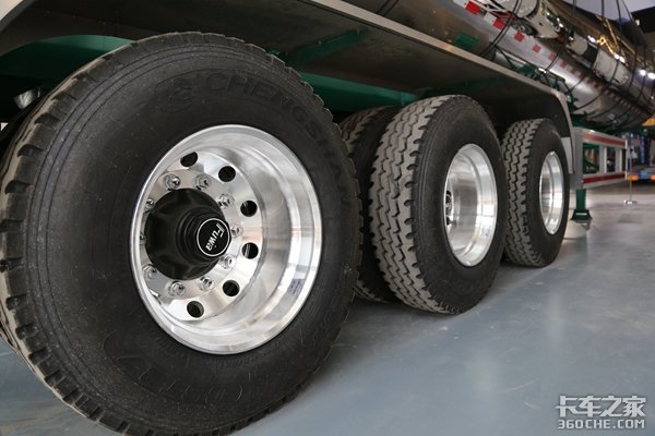 �������Ĺ��壡��Ϲ�۵�Һ��ʳƷ���䳵