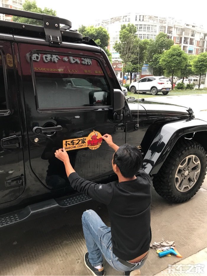 从20岁起开卡车,现在他开上了牧马人!