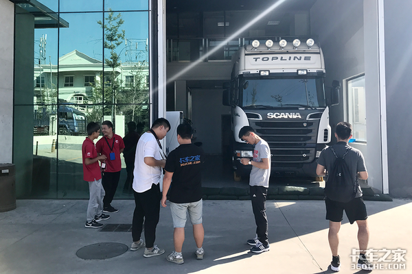巧遇Topline R500  斯堪尼亚4S店初体验