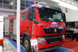 专业双排驾驶室 图解重汽T5G干粉消防车