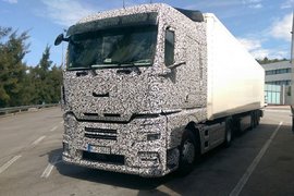 德国美男子 改款MAN TGX在巴塞罗那路试