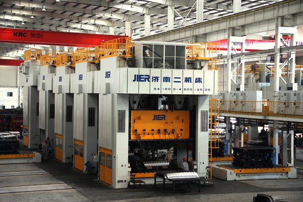 华菱汽车-入选首批安徽省绿色工厂!