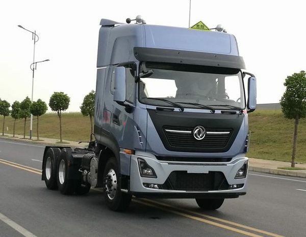 东风新天龙路测谍照曝光 准平地板驾驶室要来了!