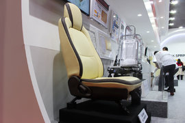 终于找到超薄又贴身的款了！轻卡微车和轿车也能用减震座椅呵护腰部