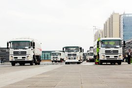 环卫车底盘再添两重磅新品 东风纯电动天锦和欧六排放新天锦首亮相