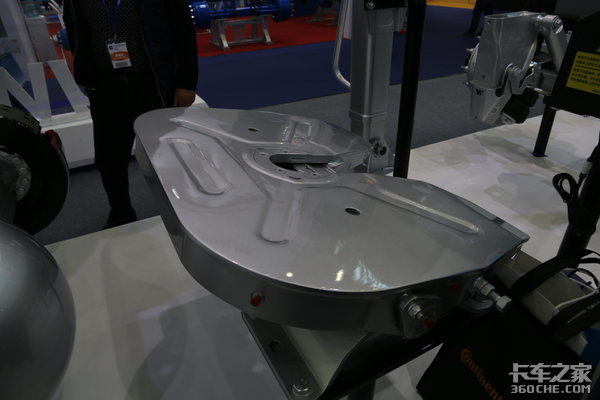 40万公里免维护 富华武汉车展亮点不少
