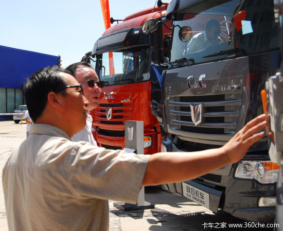 ȫ��Ѳչ&nbsp;���𿨳��人վ���ʽ����