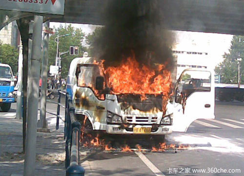 还要部分免赔 有自燃险不等于'无敌身'