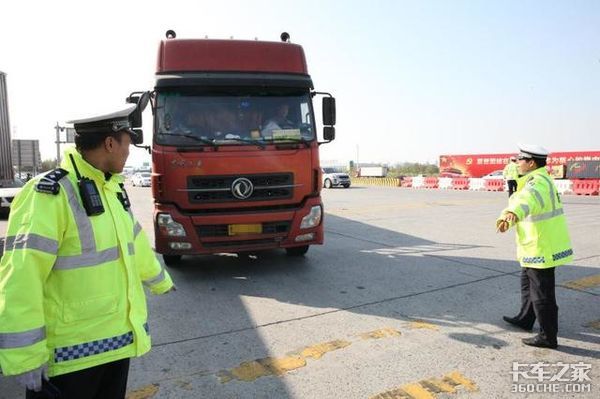 天津启动货车单双号限行 半天罚了3288辆