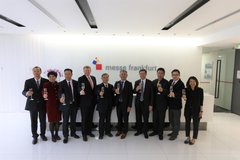 �����˸�չ�����뱱��ͨ���������ʹ�˾