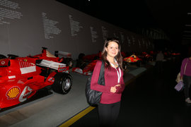 跟着意大利美女逛汽车博物馆 200台原装车看了绝对涨姿势！
