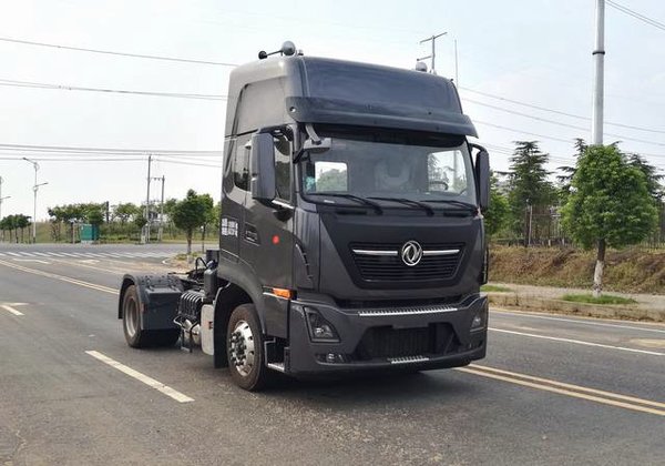 搭载dCi发动机 450马力东风新天龙登上公告