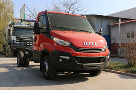 气囊座椅+驻车加热器+后桥差速锁 这辆依维柯配置真不低