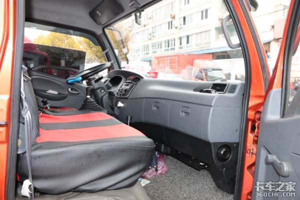 蓝牌绿通小能手 深度体验福瑞卡F11锡柴版轻卡