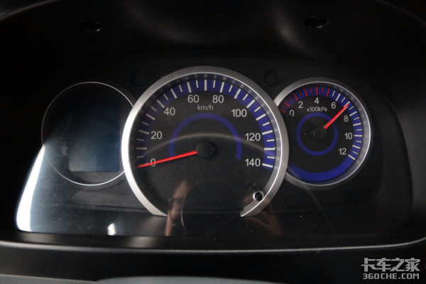 蓝牌绿通小能手 深度体验福瑞卡F11锡柴版轻卡