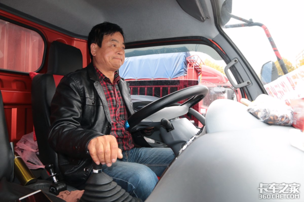 蓝牌绿通小能手 深度体验福瑞卡F11锡柴版轻卡