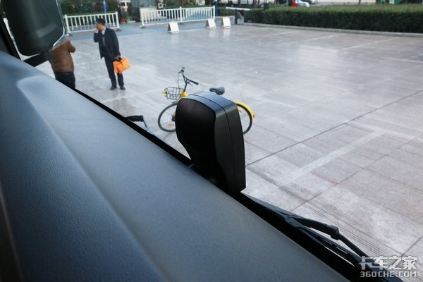 全新的内饰+平地板 想要的配置都有了 江淮格尔发全新A5牵引车详解